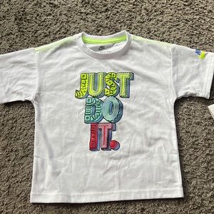 NWT Boys Nike Tee Size 3T